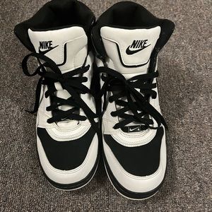 Nike size 10.5 Air Prestige basket ball shoes.